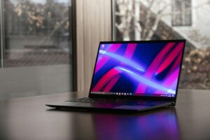 ASUS ZenBook S 13 OLED - Przyszłość technologii w zasięgu ręki
