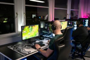 Zanurz się w dźwiękowej przestrzeni gier dzięki Turtle Beach Recon 70 - przewodnik po najnowszych słuchawkach dla graczy